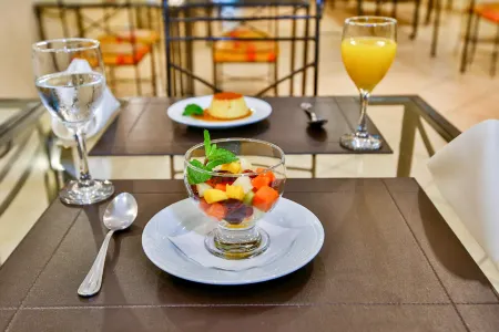 Transamerica Executive Chácara Santo Antônio Отели рядом с достопримечательностью «Octavio Frias de Oliveira Bridge»