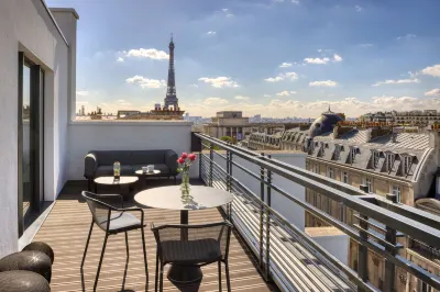 Canopy by Hilton Paris Eiffel Tower Hotel a Parigi