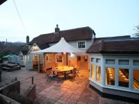 The Bunk Inn Hotels in Thatcham