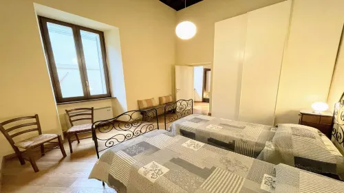 6 guests apt with terrace in pedestrian historic centre of Spoleto - 4-Star