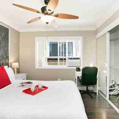 Awesome Multi Level - Large Patio - Fast Wifi - Work Desks - Self Check in! (cm-2) Rooms