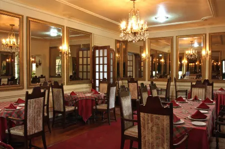 Hotel Aranjuez Cochabamba Отели рядом с Аэропорт Хорхе Вильстерманн