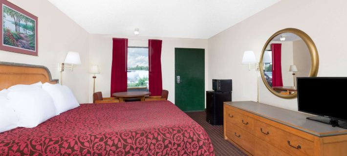 Days Inn by Wyndham Columbia NE Fort Jackson Hotels in Columbia