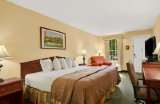 Baymont by Wyndham Kingsland Hotels in Camden County