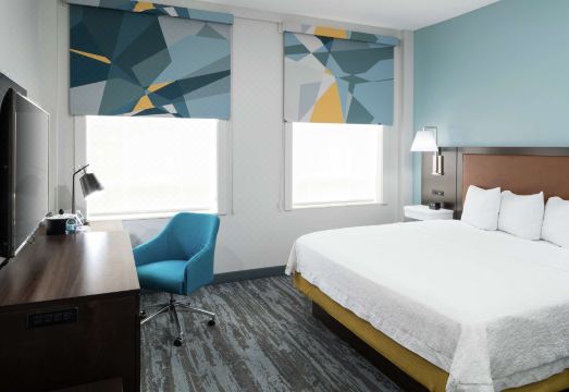 햄프턴 인 & 스위트