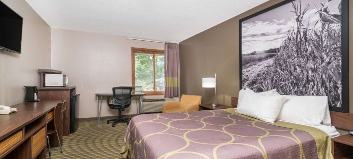 Super 8 by Wyndham St. Cloud Hotel di Stasiun Cloud
