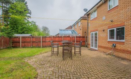 Modern 4 Bedroom Detached House in Cardiff