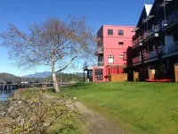 Island Village Properties at Fred Tibbs Hotels in Tofino