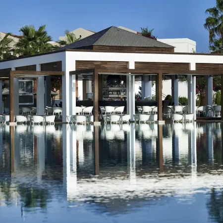 Pelagos Suites Hotel & Spa