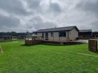 Remarkable 2-Bed Luxury Lodge in Routh with Hottub Các khách sạn ở Routh