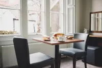 Court Residence Aparthotel - breakfast
