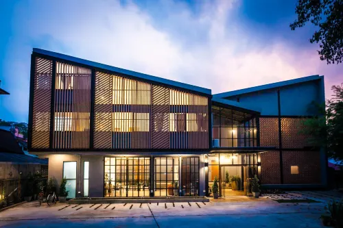 Hug Inn Phrae - 3-Star