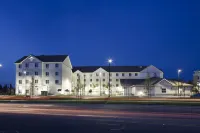 Homewood Suites by Hilton Fresno Airport/Clovis فنادق في كلوفيس