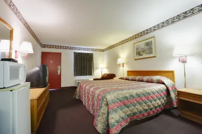 Americas Best Value Inn and Suites Macon Hotels near Macon Bacon