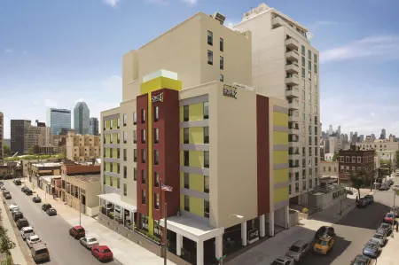 Home2 Suites by Hilton New York Long Island City/Manhattan View Отели рядом с достопримечательностью «Музеум оф Мовинг Имедж»