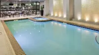 Warwick Seattle - piscina