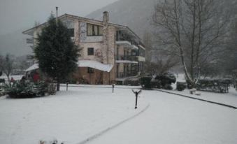 Agriani Hotel