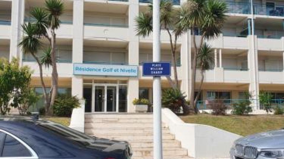 Appartement Golf et Nivelle Avec Piscine et Parking