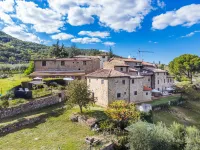 Petralina Hotels near Querciabella