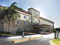 Best Western Plus Monterrey Airport Hotels in Аподака