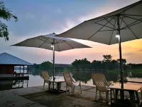 River Marina Resort