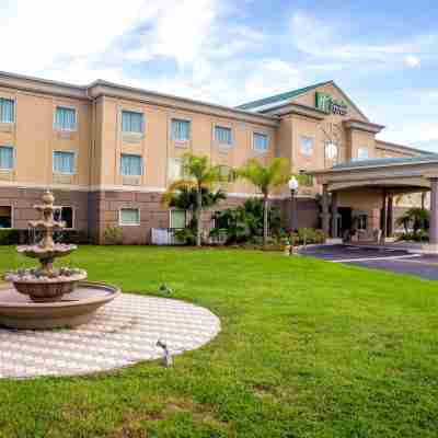 Holiday Inn Express & Suites Cocoa Hotel Exterior