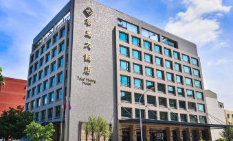 Tsun-Huang Hotel