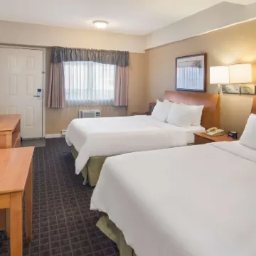 SureStay Hotel by Best Western North Vancouver Capilano Hotel dekat Jembatan Lion's Gate