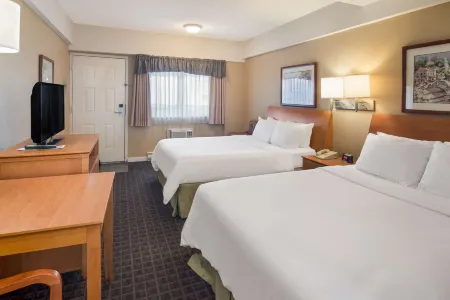 SureStay Hotel by Best Western North Vancouver Capilano Отели рядом с достопримечательностью «Spirit Gallery»