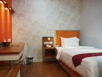Hotel Bed and Breakfast Surabaya Wonocolo 호텔