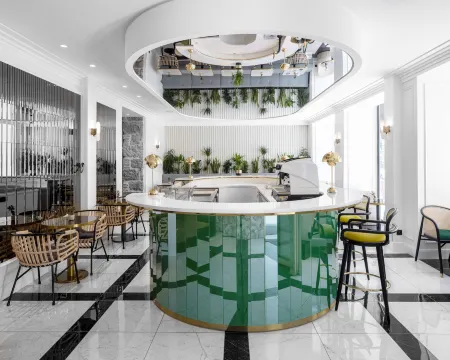 Best Western Premier Hotel Roosevelt Отели рядом с достопримечательностью «Musee Prieure du Vieux Logis»