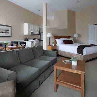 Rivertide Suites Rooms