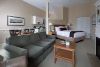 Rivertide Suites Hotels in Seaside