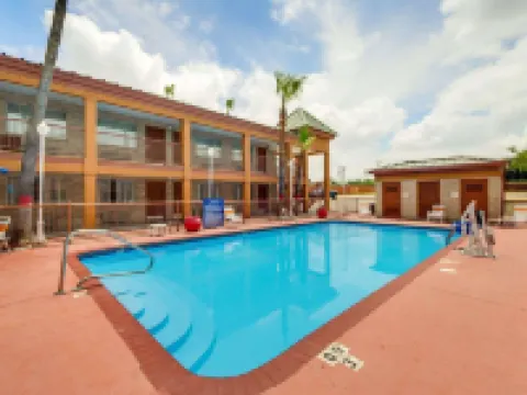 Econo Lodge Inn & Suites イーグル・パスのホテル