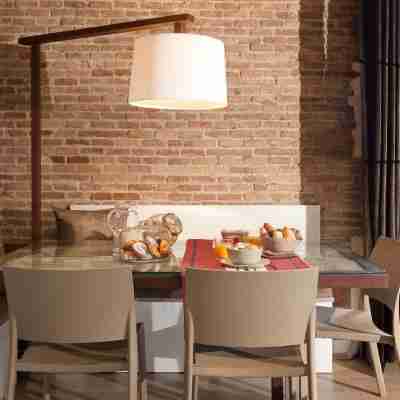 Enjoybcn Miro Apartments Dining/Meeting Rooms