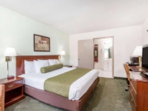Days Inn by Wyndham Raleigh Glenwood-Crabtree Hotels in Raleigh