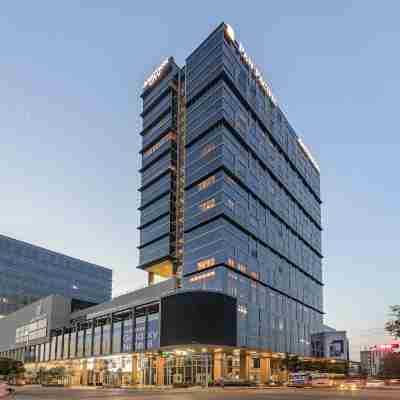 Pan Pacific Yangon Hotel Exterior