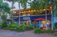 Tropical Unit with Private Fenced Garden Close to the Beach 4