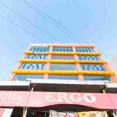 レッドドアーズ プラス ニア ビガン シティ コマーシャル センター Hotel Exterior