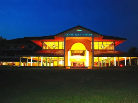 Gemas Golf Resort Отели в г. Gemas