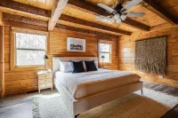 Dudley III by AvantStay Cosy Mountain Home w Hot Tub Great Views