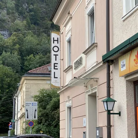 Amadea - Cityhotel Salzburg Отели рядом с достопримечательностью «Театр «Кляйнес Театер»»