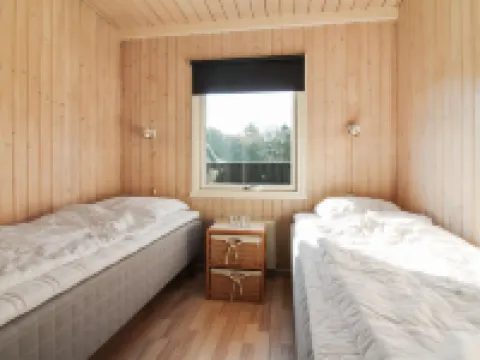 "Harriet" - 800m from the Sea