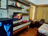 Clean Romantic Furnished Studio Springlake View Hotel dekat Danau Summarecon