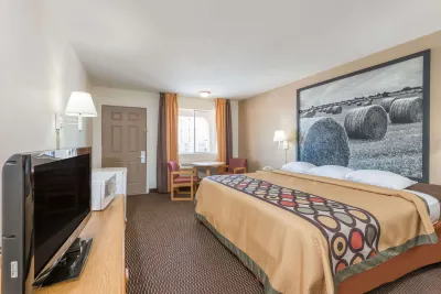 Deluxe Inn & Suites
