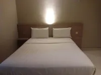 OYO 185 Roriz House Hotels in Palembang