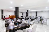 Marina Hotel