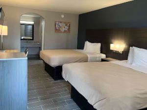 Econo Lodge Inn & Suites