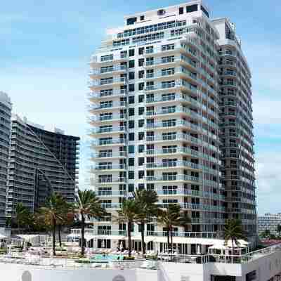 Hilton Fort Lauderdale Beach Resort Hotel Exterior