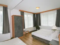 Lechners Wohnwelt Hotels in Stumm